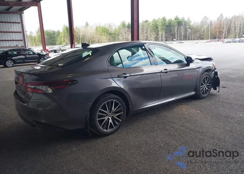 2021 Toyota Camry Xle Awd z USA, uszkodzony, nr VIN 4T1F11BK2MU040246
